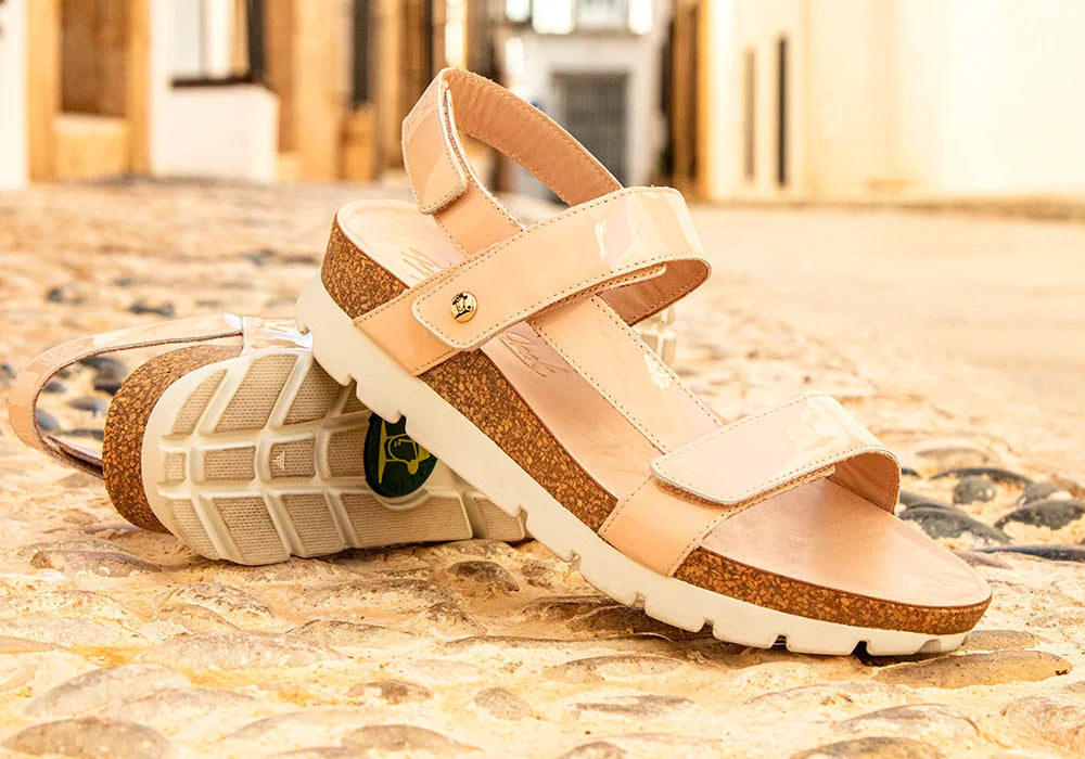 Looks femeninos con sandalias blancas: ¡Inspírate!