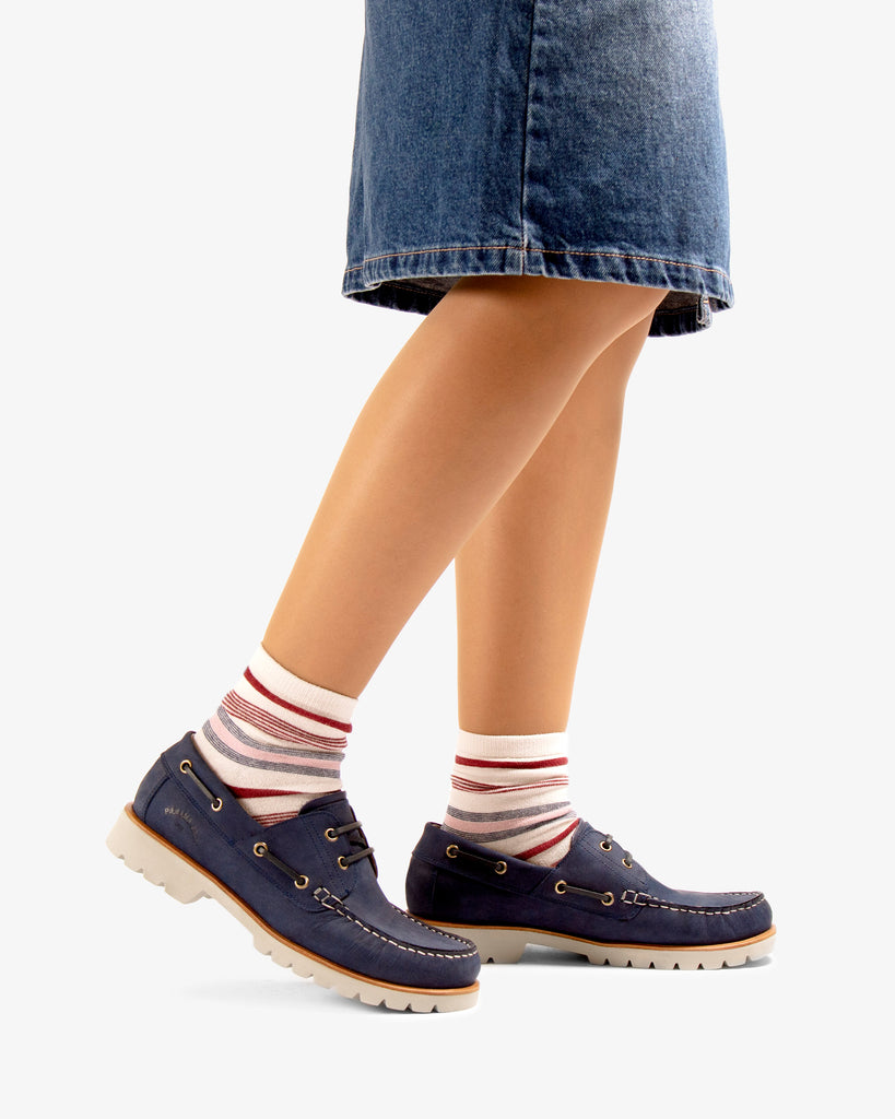 Boat náutico de piel con forro interior de piel. marino