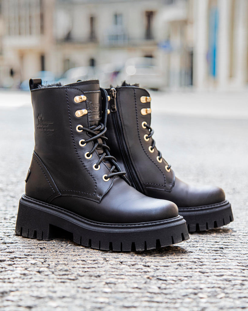 Farai botas de piel con forro interior de pelo. negro