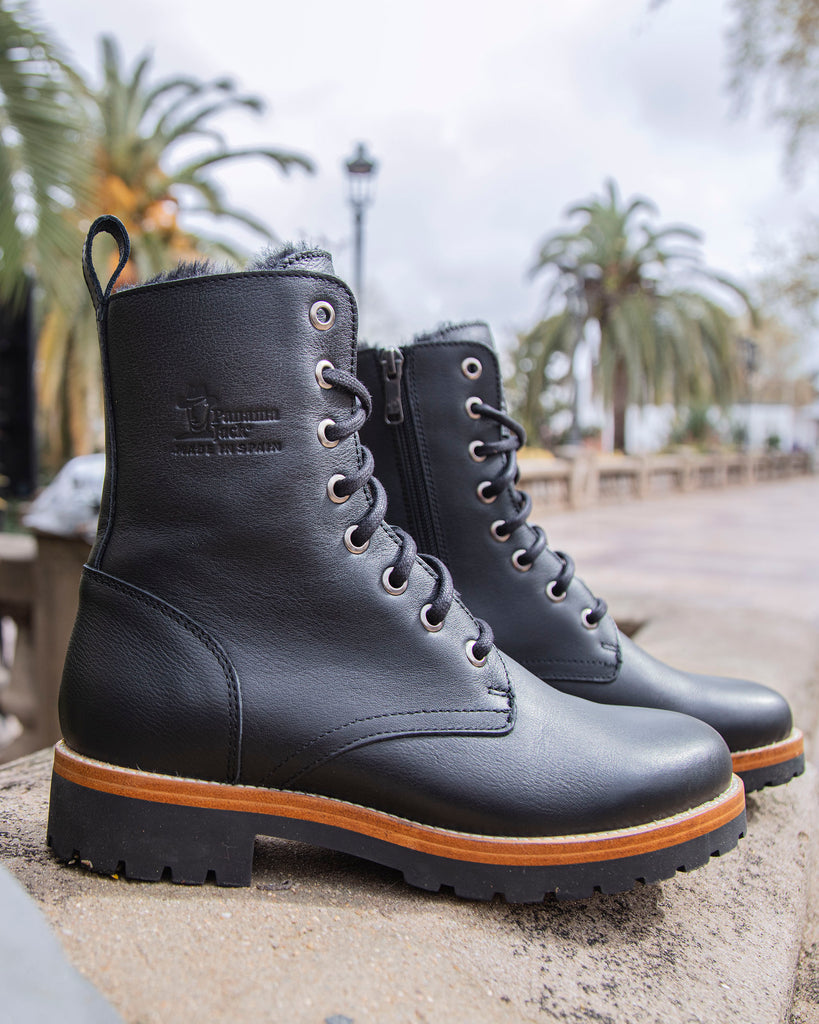 Frisia botas de piel con forro interior de pelo. negro