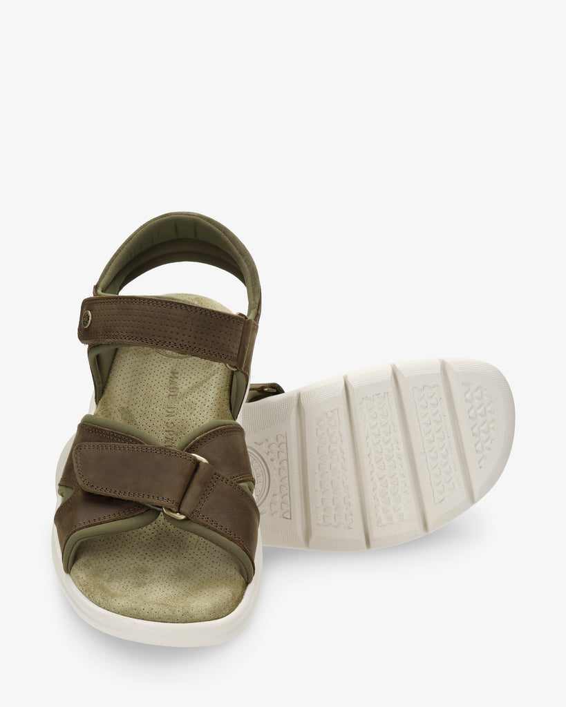 Sanders sandalias de piel con forro interior de lycra. kaki