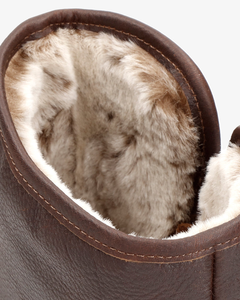 Singapur botas de piel con forro interior de pelo. castaño